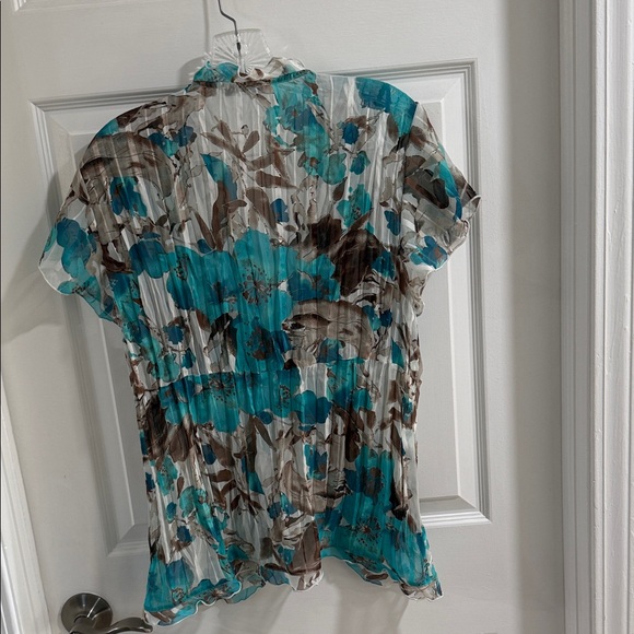 Floral Sheer Ruffle Women's Top - Picture 2 of 4